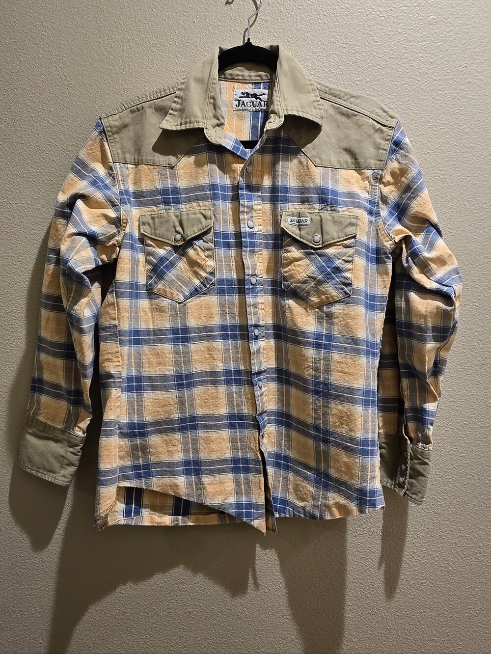 Vintage 80s/90s JAGUAR Men's Tan, Orange and Blue Plaid Button-Down Shirt Sz S